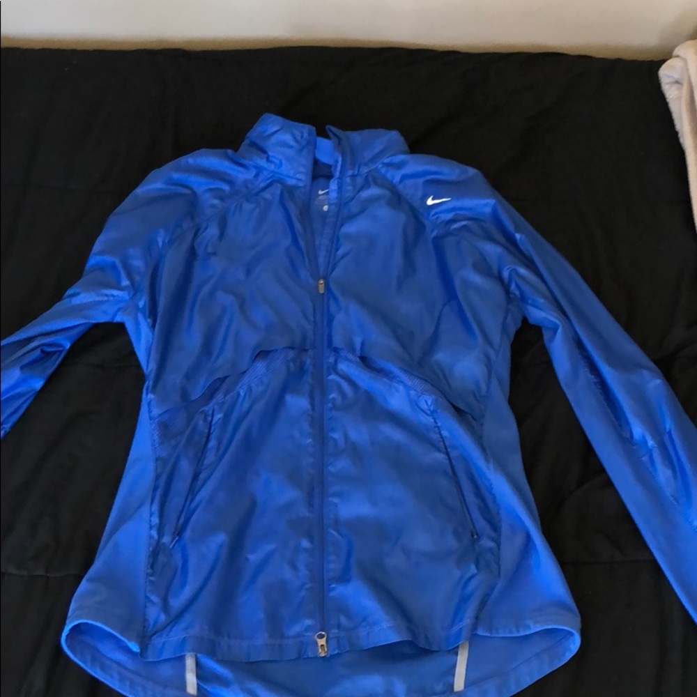 nike windbreaker